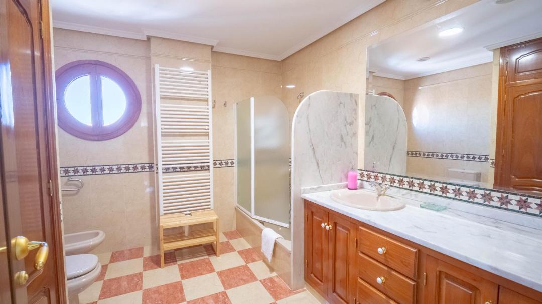 Photo of Bathroom in Cajar