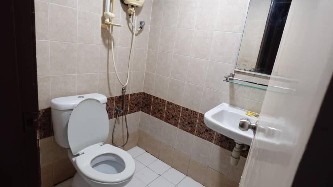 Photo of Bathroom in Medan Tuanku