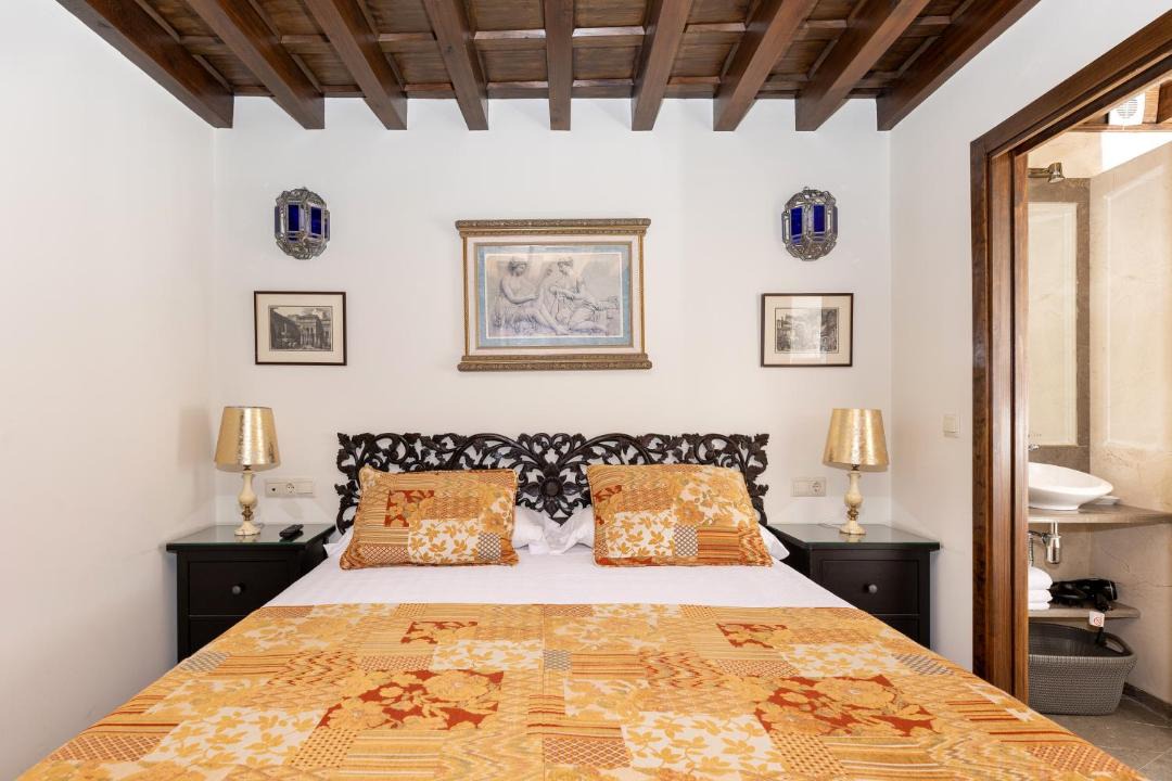 Photo of Bedroom in Central District