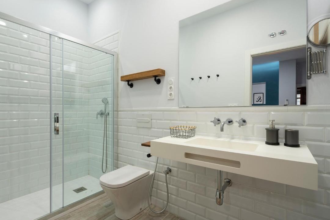 Photo of Bathroom in Central District