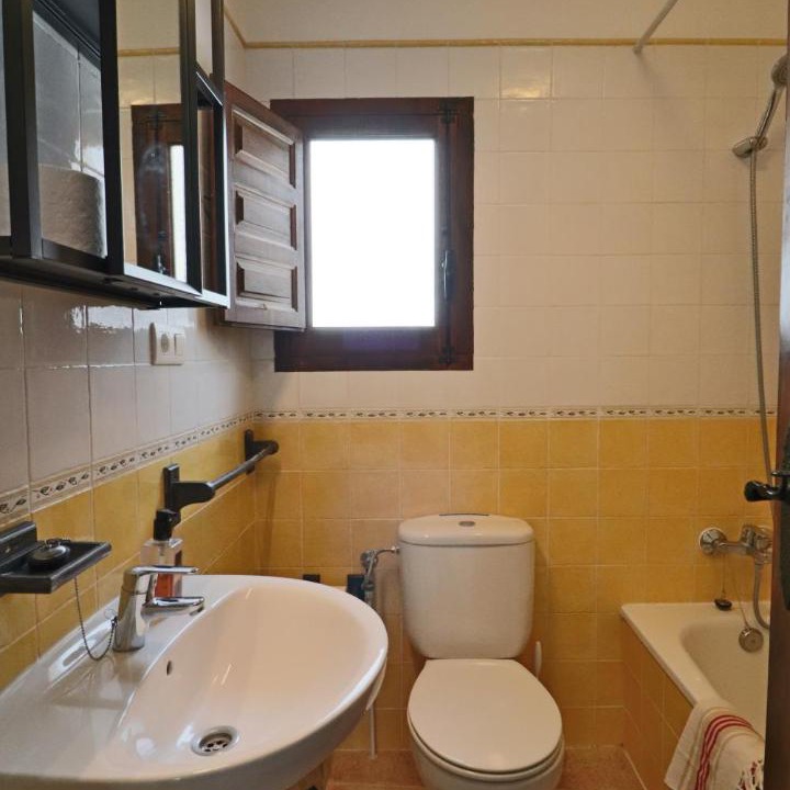 Photo of Bathroom in Algarinejo