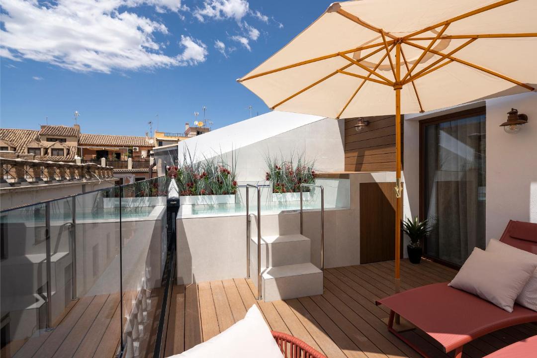Photo of Patio Balcony in Central District
