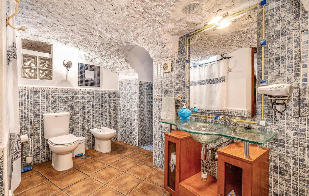 Photo of Bathroom in Cuevas del Campo