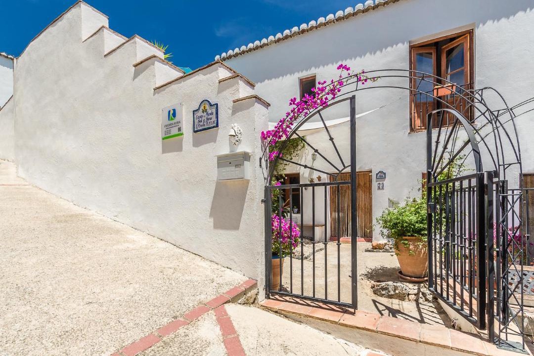 Photo of Buildings in Pinos del Valle