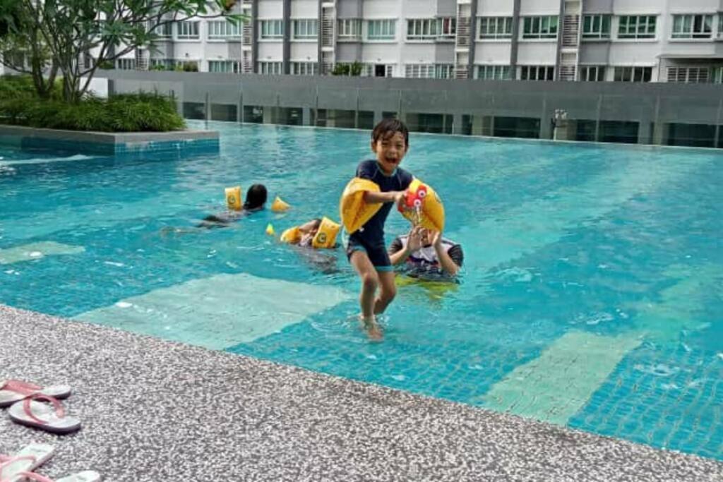 Photo of Human In Picture in Kajang