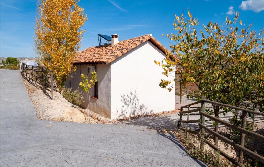 Photo of Buildings in Arenas del Rey