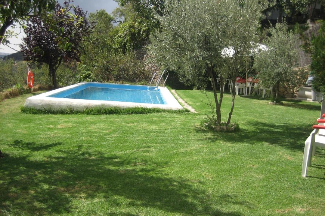 Photo of Others in Mecina Bombaron