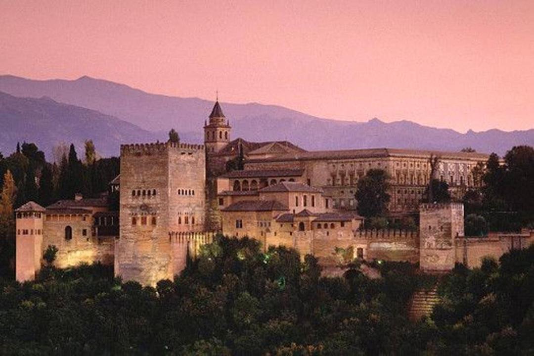 Photo of Buildings in Plaza de Toros-Doctores-San Lazaro