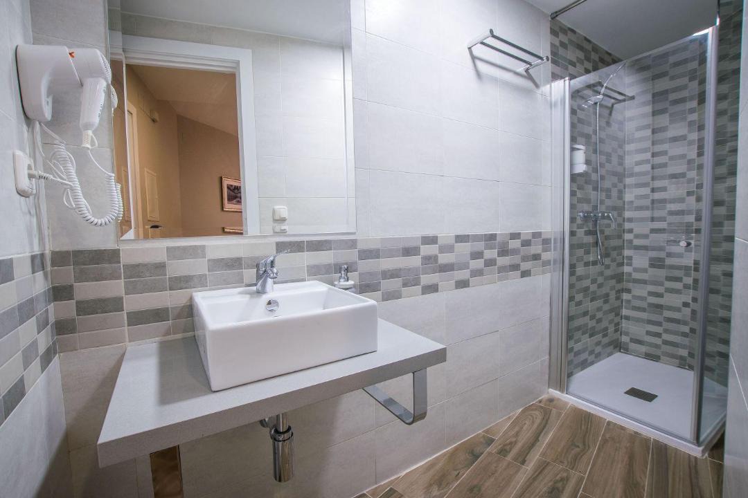 Photo of Bathroom in Central District