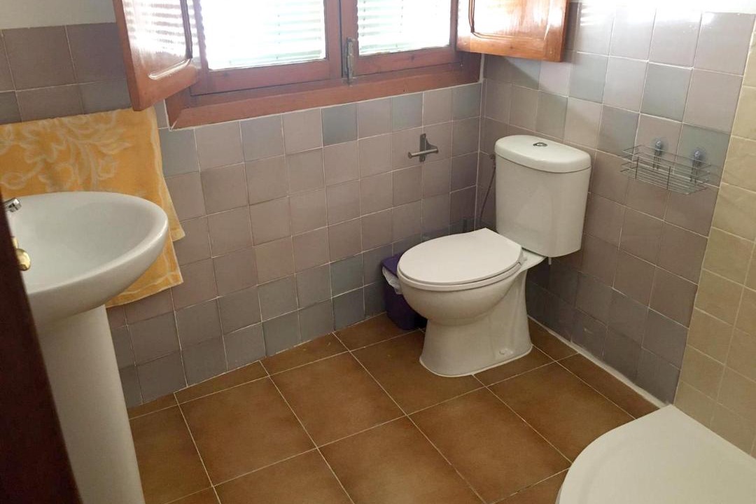 Photo of Bathroom in Albunol