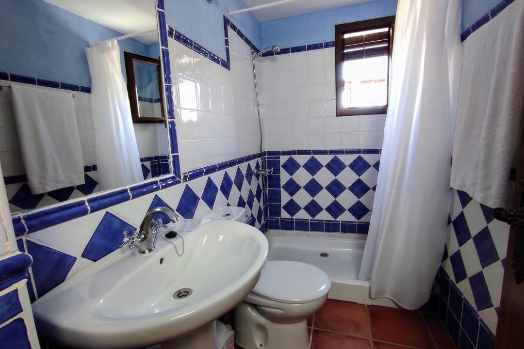 Photo of Bathroom in Alquife