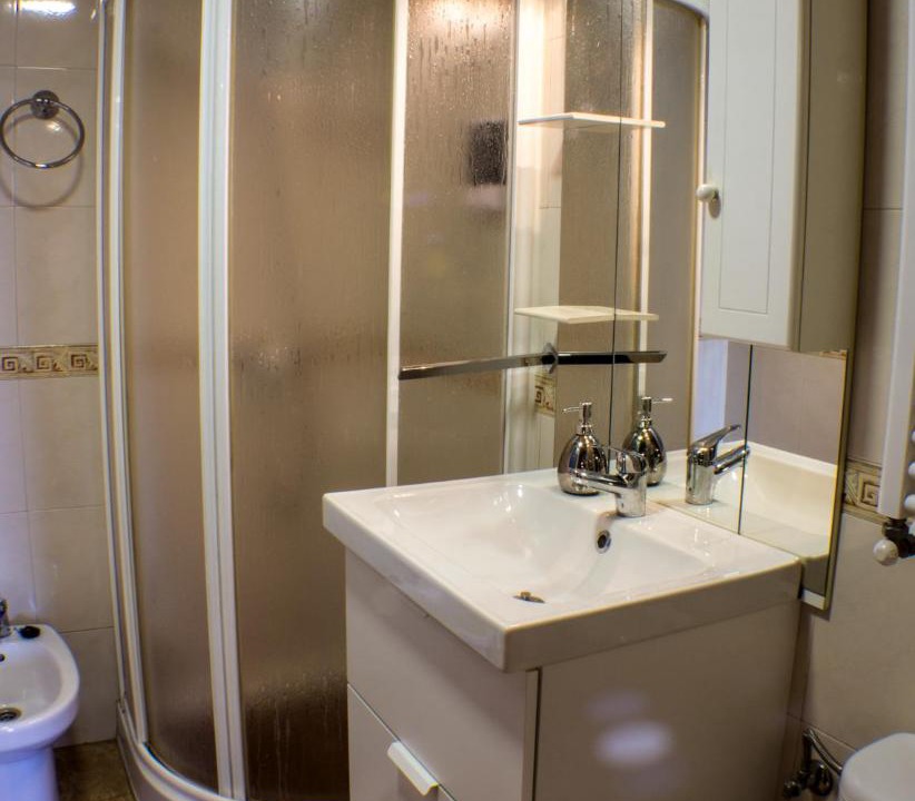 Photo of Bathroom in Central District