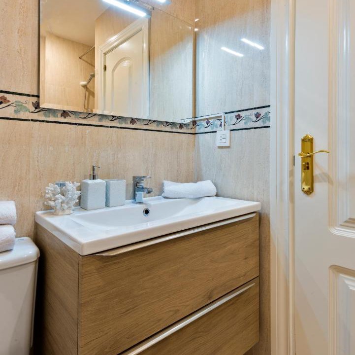 Photo of Bathroom in Central District