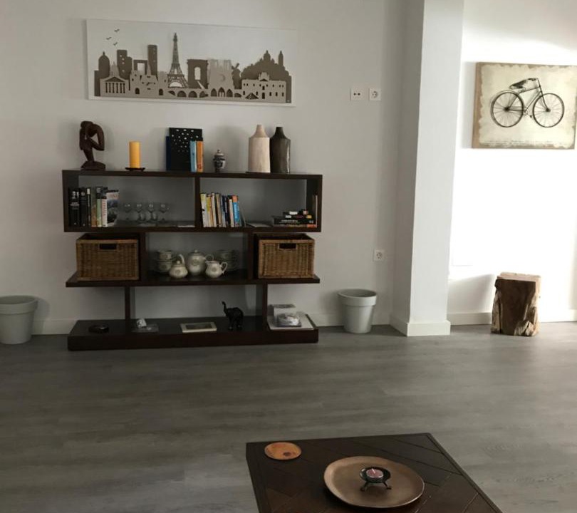 Photo of Livingroom in Central District