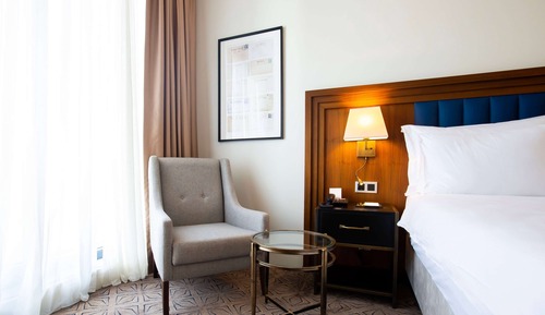 Deluxe Room, 1 King Bed, Non Smoking, Balcony (City View)