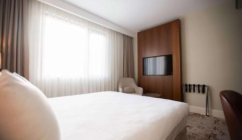 Superior Room, 1 King Bed, City View