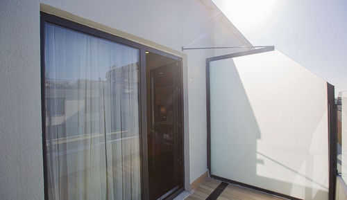 Superior Room, 1 King Bed, Pool View