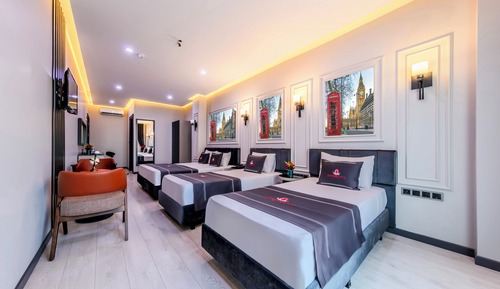 Deluxe Quadruple Room