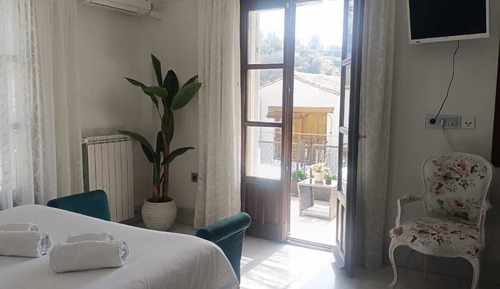 Room, Garden View, Corner