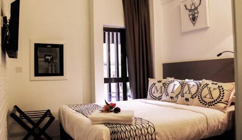 Deluxe Queen Room