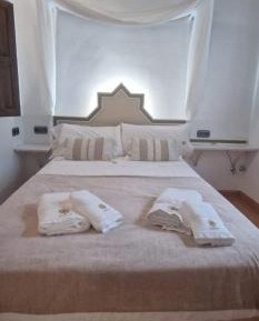 Studio with Spa Bath