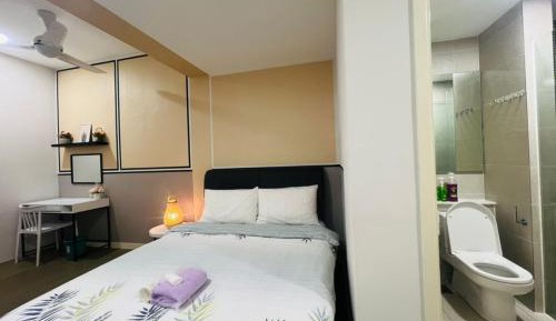 Deluxe Queen Room