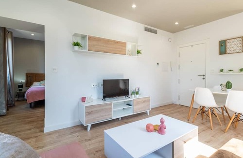 Cervantes Apartment | Apartment in a restored mansion in Granada.