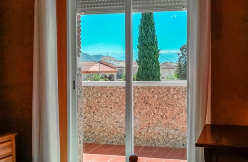 Pinos Puente House | Wonderful holidays await you in this beautiful holiday home with pool.