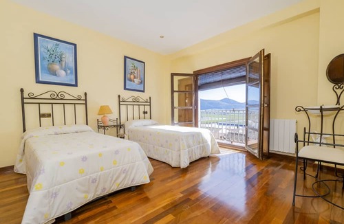 Zafarraya Cottage | Cubo's La Casa de Tita Elvira Family 20 PAX