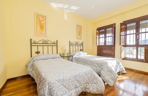 Zafarraya Cottage | Cubo's La Casa de Tita Elvira Family 20 PAX